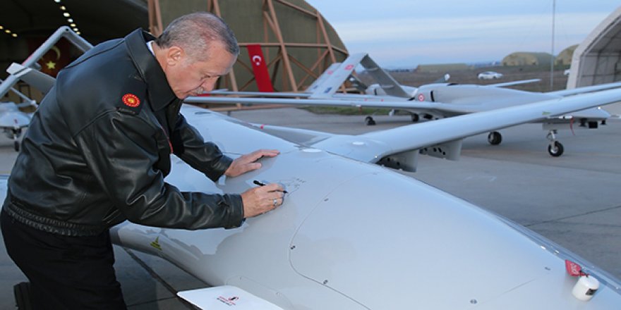 Erdoğan, Milli İHA'ya imzasını böyle attı