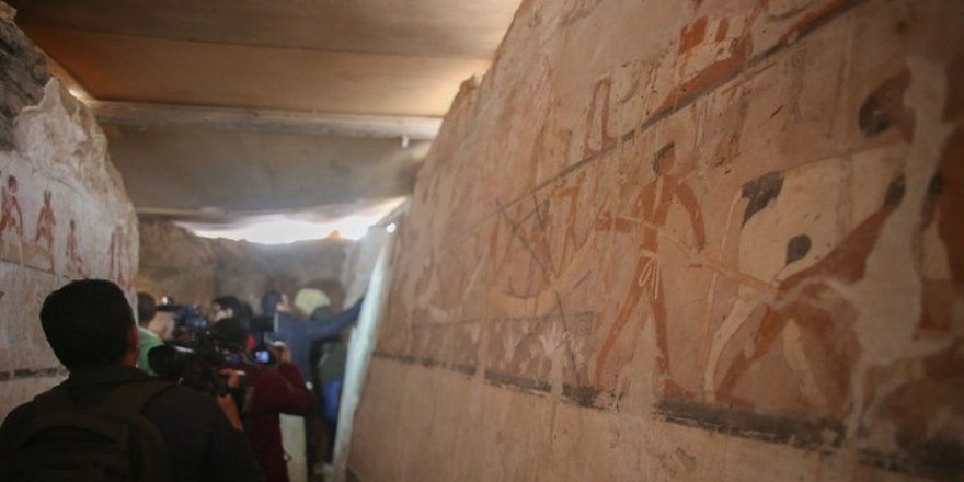 Mısır'da 4 bin 400 yıllık rahibe mezarı bulundu