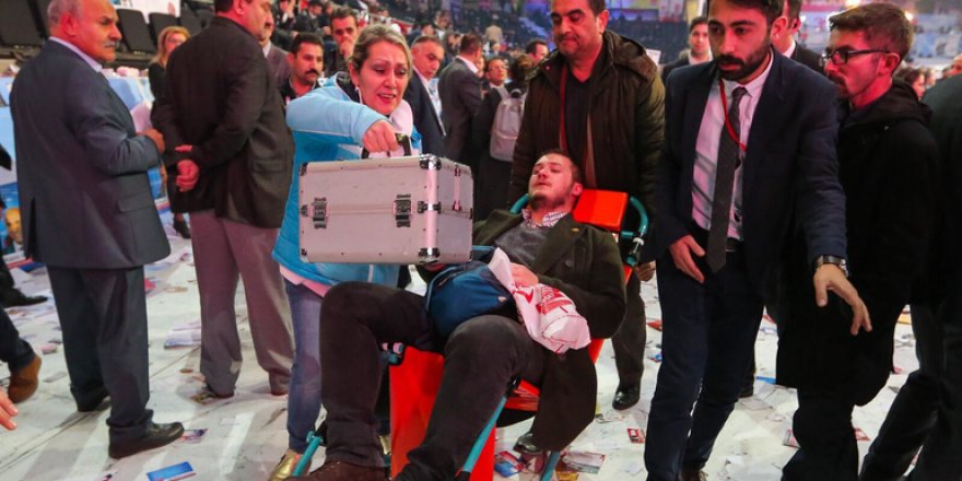 CHP kurultayında çok sayıda kişi zehirlendi