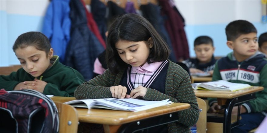 Kilis'te öğrenciler ders başı yaptı