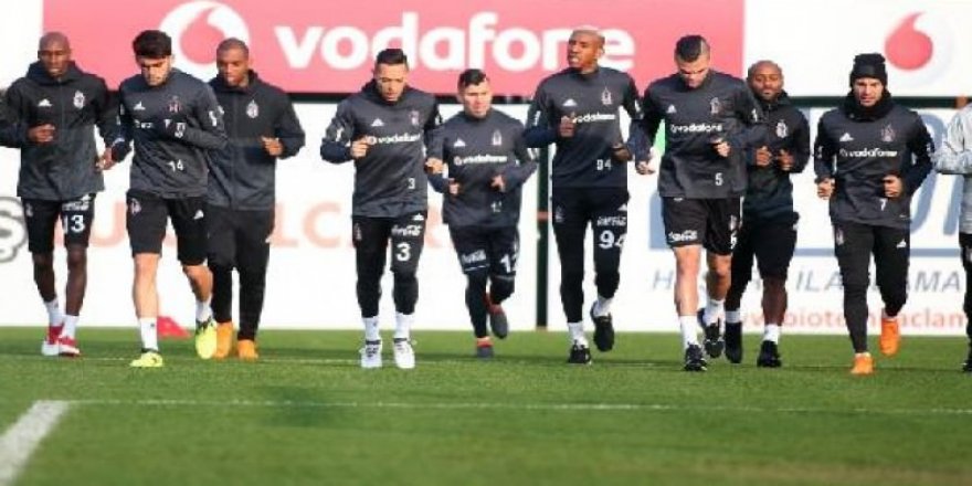 Beşiktaş derbiye kilitlendi