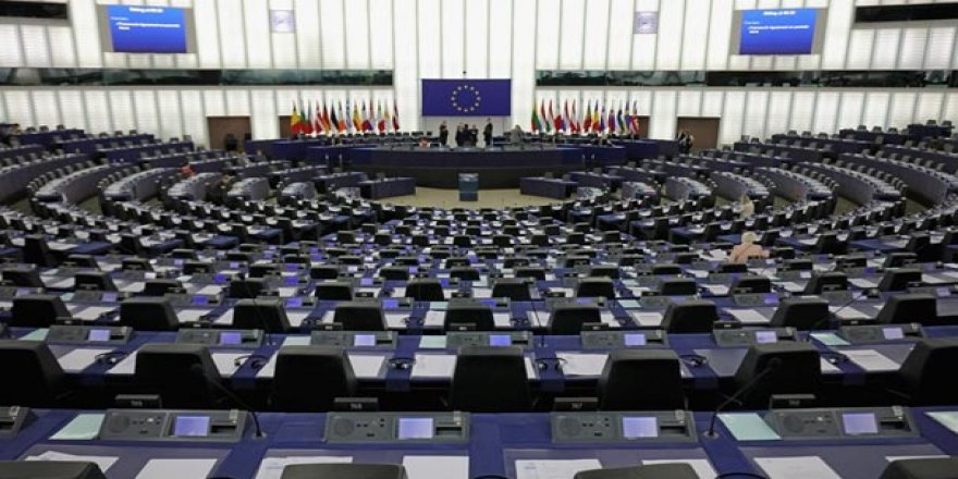 AP'den flaş Polonya çağrısı