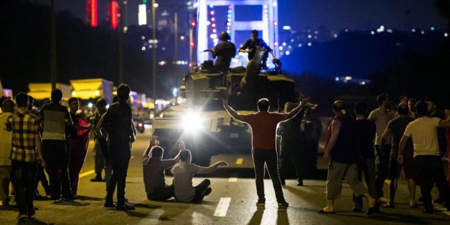 Darbe girişimiyle ilgili 5 sanığa müebbet hapis!