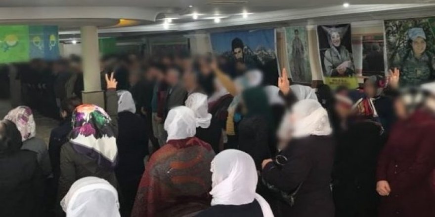 Bu kadarına da PES artık! İstanbul'da teröristler için anma töreni düzenlediler