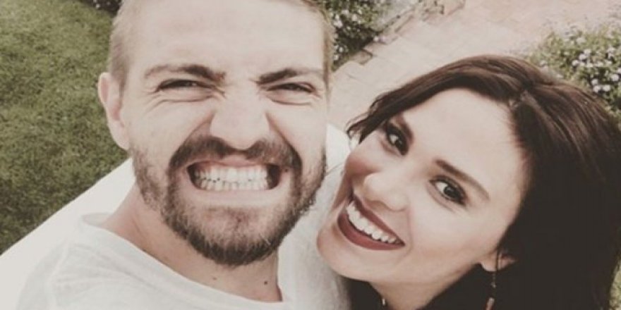 Caner Erkin ile oyuncu eşi bebekleri için isim koçu tuttu