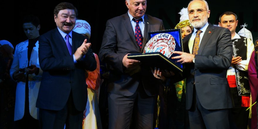 Cumhurbaşkanı Başdanışmanı Yalçın Topçu Başbuğ Türkeş ve ülkü şehitlerini yad etti!