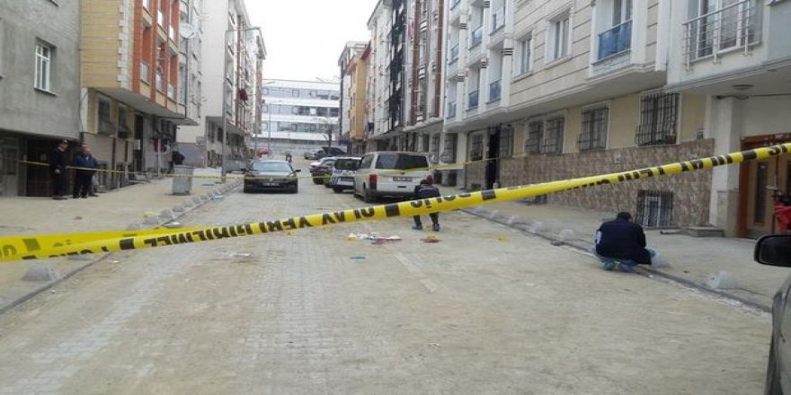 Sokak ortasında dehşet! Önce karısını sonra kendisini vurdu
