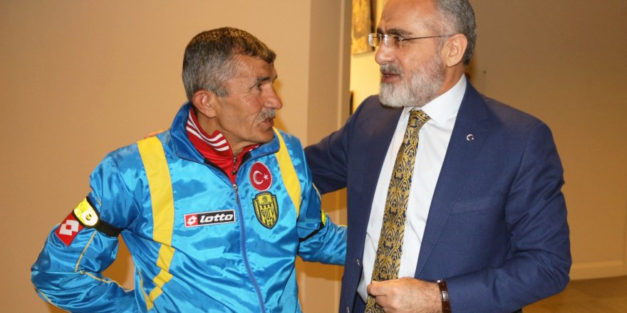 Yalçın Topçu : “Düşmanın ve hainin bin bir çeşidine şahit oluyoruz”
