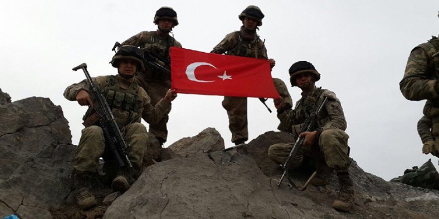 Mehmetçik destan yazıyor