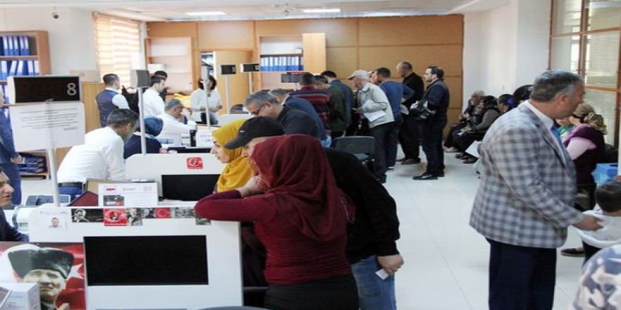 Vatandaşlar nüfus müdürlüklerinde akın etti!