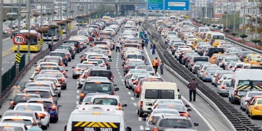İstanbul'da bazı yollar trafiğe kapatıldı