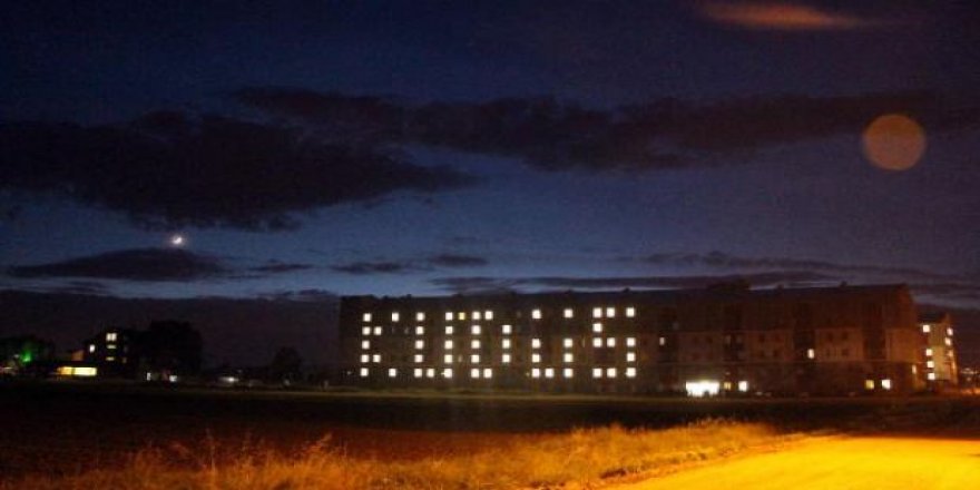 KYK yurdunda oda ışıklarıyla 'Kudüs' yazıldı