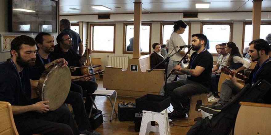 'Vapurda ramazan konserleri' yolcularla buluştu