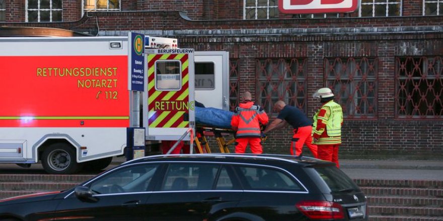 Almanya’da trende bıçaklı saldırı