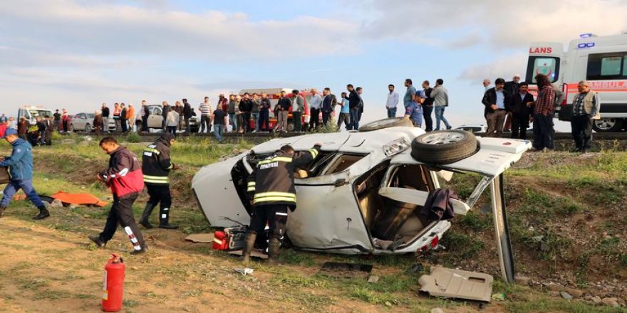 Yozgat'ta otomobil şarampole devrildi: 3 ölü