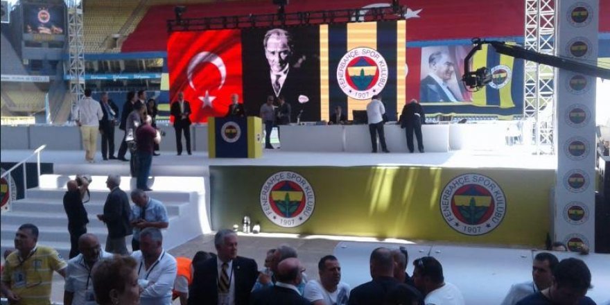 Fenerbahçe’nin tarihi kongresi başladı! Yıldırım ve Koç'un listeleri belli oldu