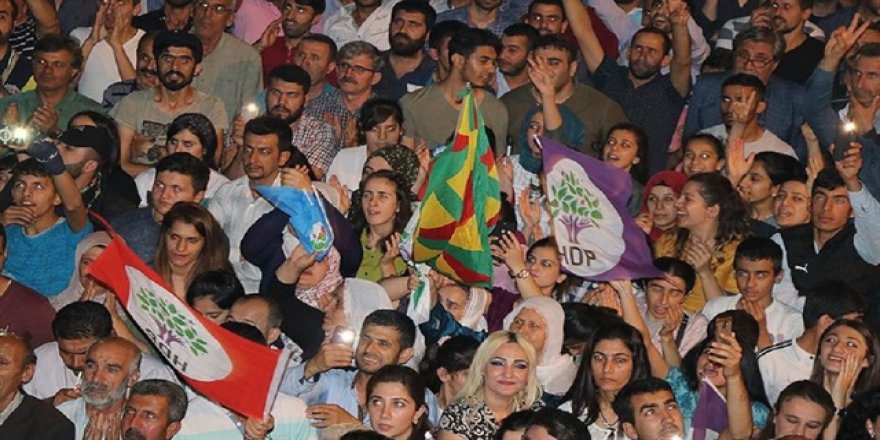 HDP mitinginde yine PKK propagandası yaptılar!