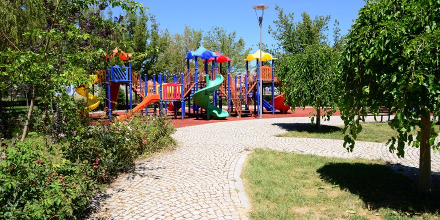 Rengârenk parklar göz kamaştırıyor