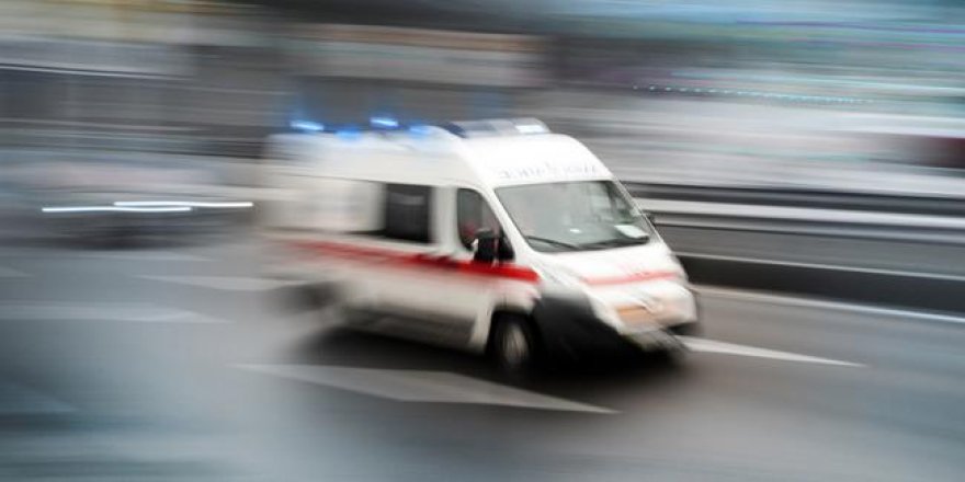 İstanbul'da polis minibüsü devrildi! Yaralılar var