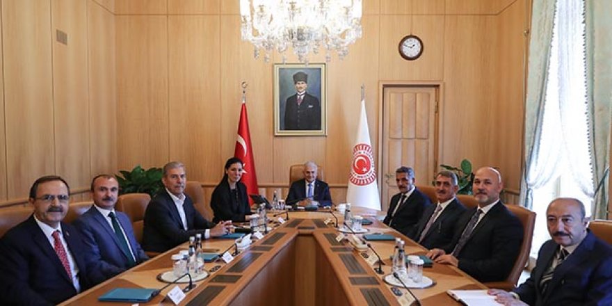 Binali Yıldırım, AK Parti heyetini kabul etti