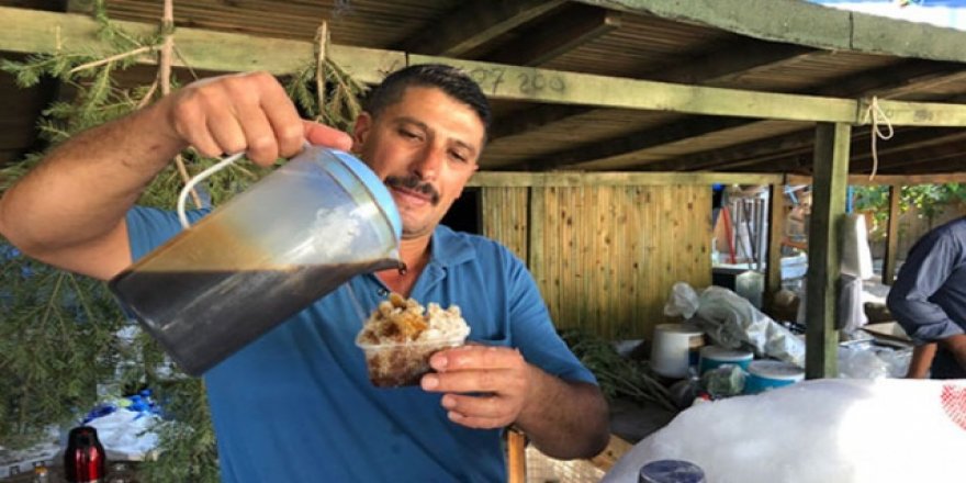Çuval çuval getirip bardak bardak satıyorlar