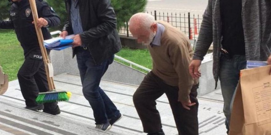 Televizyon yüzünden oğlunu bıçakladı