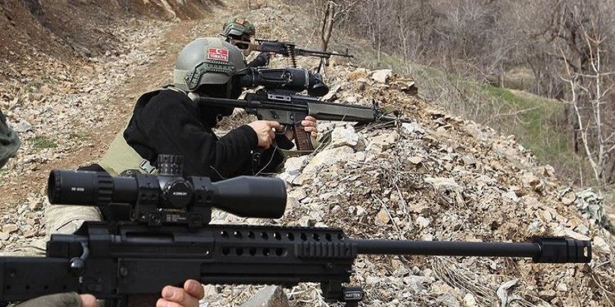 PKK'lı terörist HDP milletvekilinin evinden çıktı