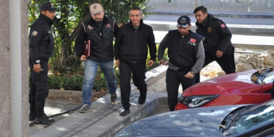 Eski savcı Ferhat Sarıkaya adliyeye getirildi