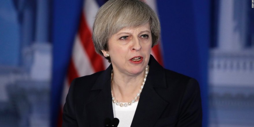 İngiltere Başbakanı Theresa May'in konvoyuna saldırı