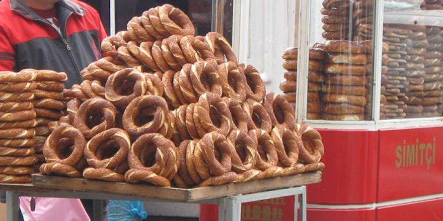 FETÖ'den aranıyordu, simit satarken yakalandı