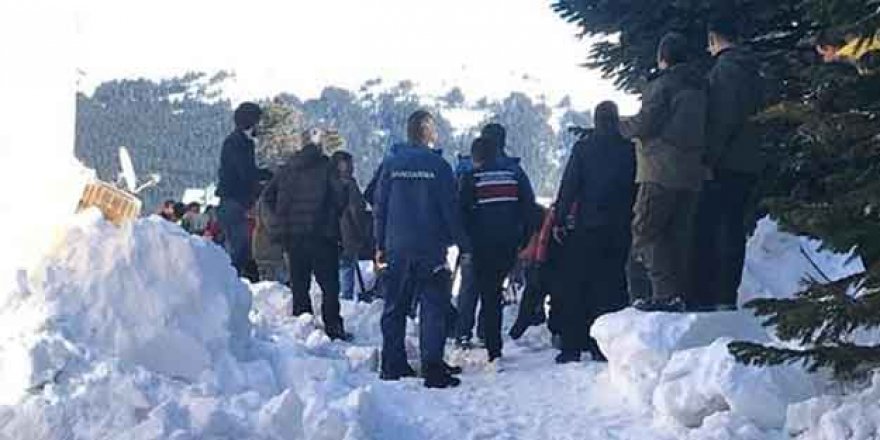 Uludağ'da panik! Çok sayıda kişi kar altında kaldı