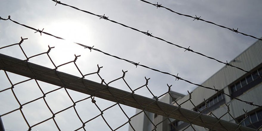 Hükümlü koğuşu ateşe verdi!