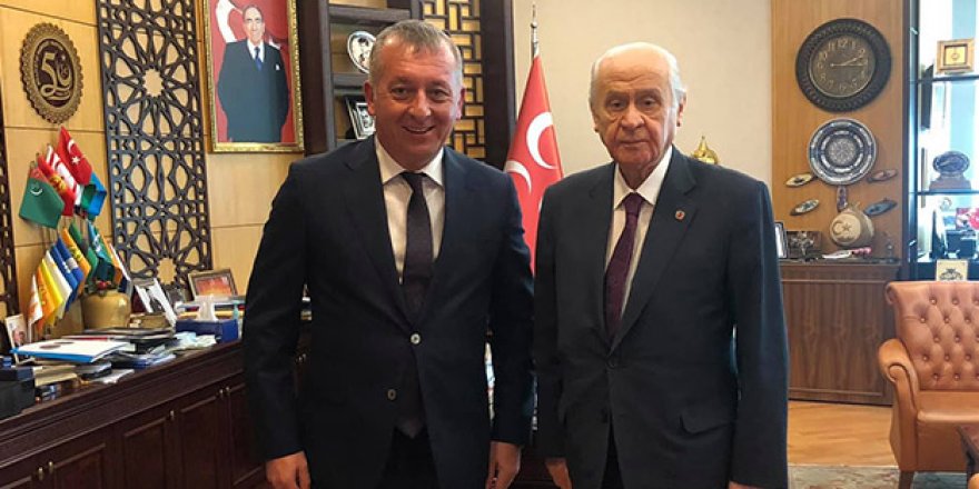 Devlet Bahçeli, Kastamonu'ya köstekli saat hediye etti