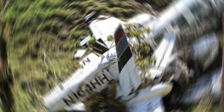 Kolombiya'da yolcu uçağı düştü! Çok sayıda ölü var