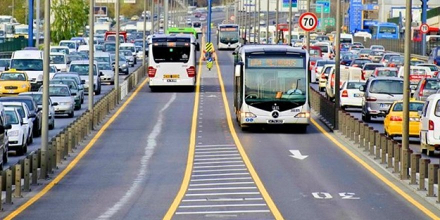 Deprem sonrası İstanbul'da metrobüs sayısı artırıldı