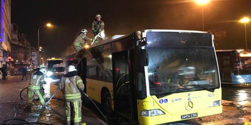 Kadıköy'de İETT otobüsünde yangın çıktı