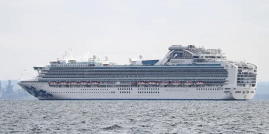 Japonya'da 3 bin 500 kişilik gemi karantina altına alındı