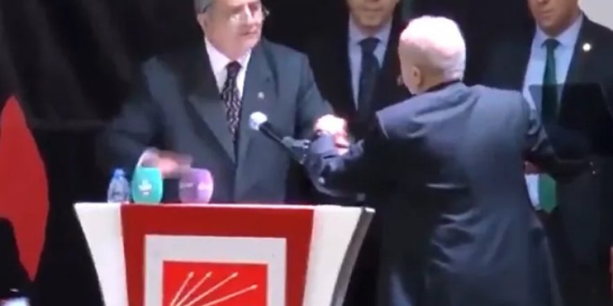 CHP Ankara İl Kongresi'nde ortalık karıştı!