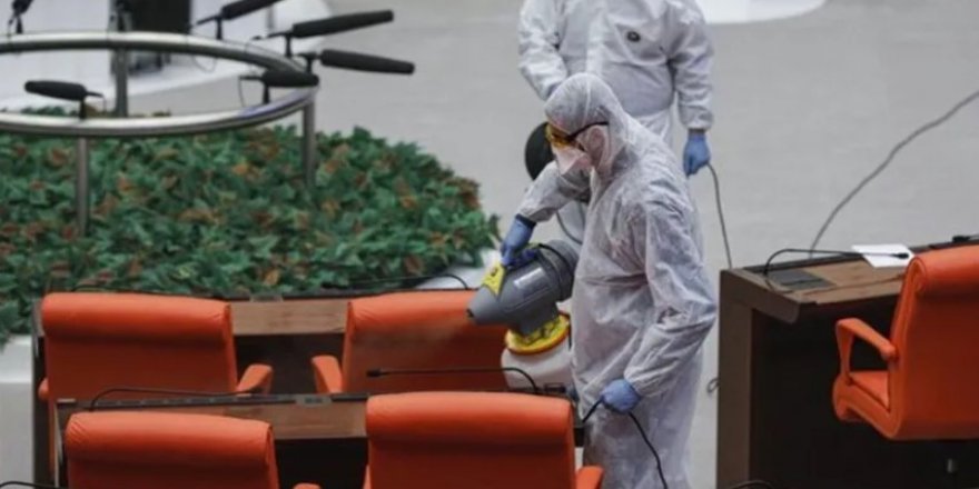 Siyasi partiler grup toplantılarını iptal etti