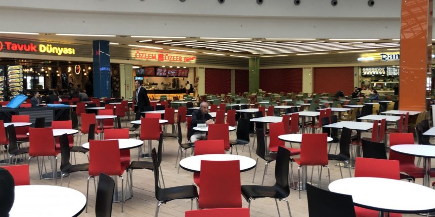 Koronavirüs nedeniyle AVM'ler boş kaldı