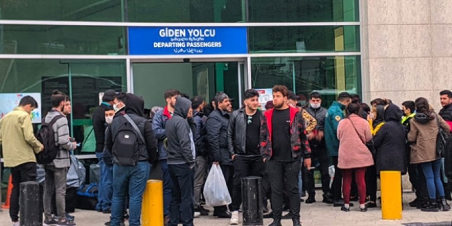 Sarp Sınır Kapısı, yolcu geçişlerine kapatıldı