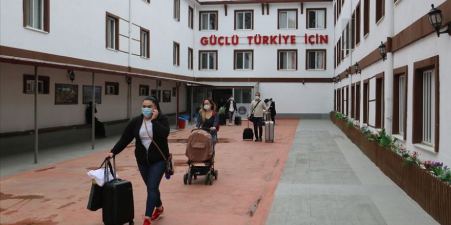Covid-19 tedbirleri kapsamında yurtlarda karantinaya alınanların tamamı evlerine gönderildi