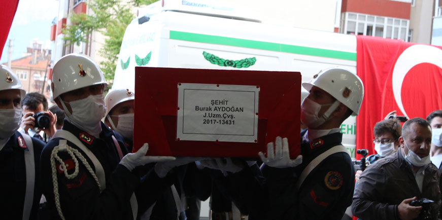 Şehit Uzman Çavuş Burak Aydoğan memleketi Konya'da son yolculuğuna uğurlandı