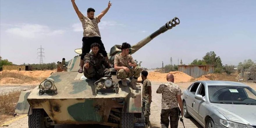 Hafter Tunus'a takviye için kullandığı stratejik bir yolun kontrolünü daha kaybetti