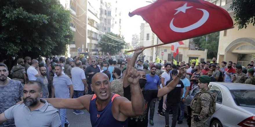 Lübnan'da New TV’nin Ermeni asıllı sunucusu Haroutian'ın Türkiye'ye hakaret edince halk sokağa döküldü