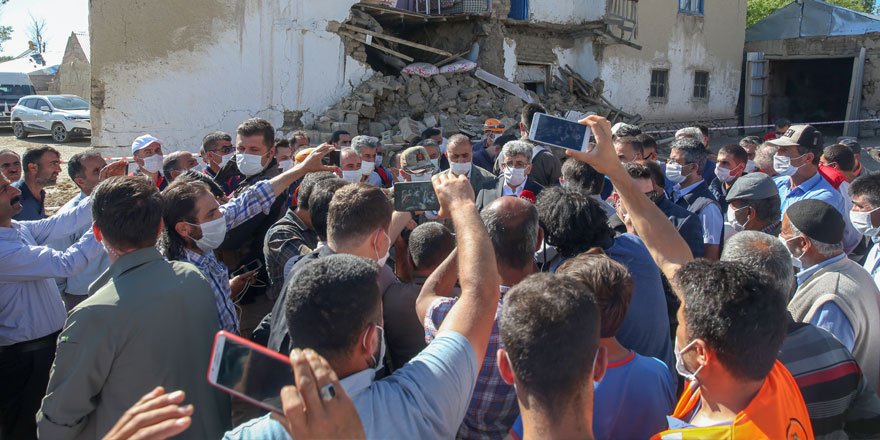 Son dakika Van'da 5,4 büyüklüğünde deprem oldu