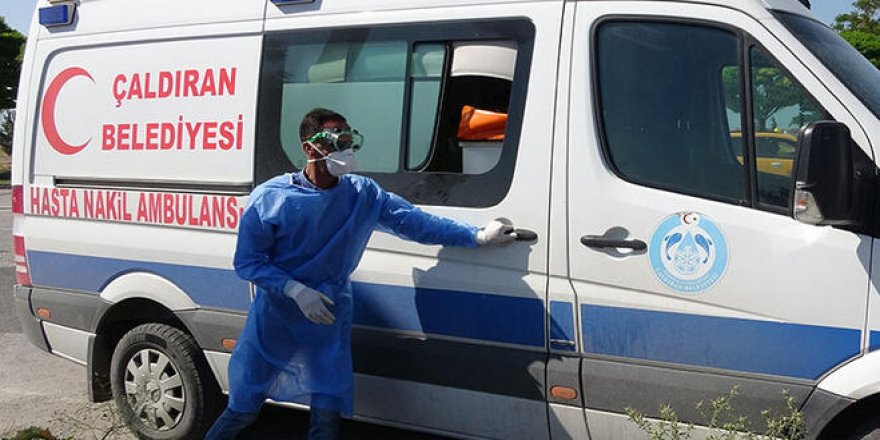 Koronavirüs karantinasında olan öğrenci YKS sınavına özel ekiple getirildi