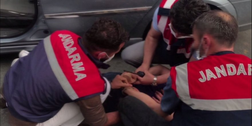 Jandarma göz açtırmadı! 76 kilo uyuşturucu yakalandı