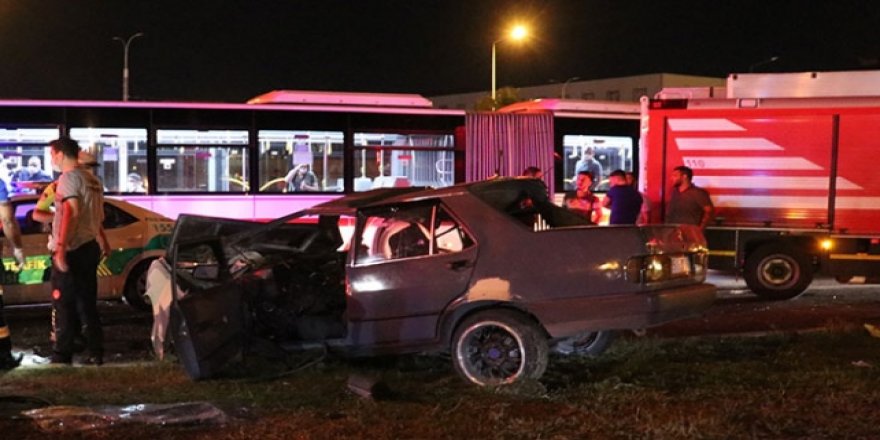 İzmir'de korkunç trafik kazası: 1 ölü, 5 yaralı