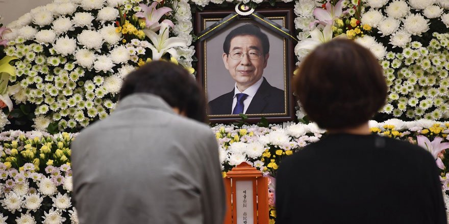Seul Belediye Başkanı Park ölmeden önce özür notu bırakmış!
